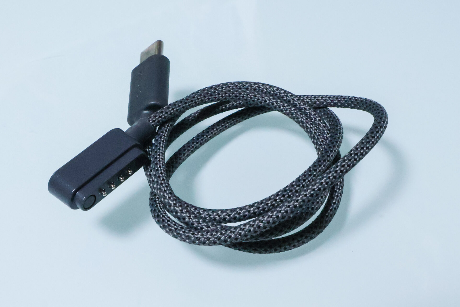Plaud Note Proの専用充電ケーブル